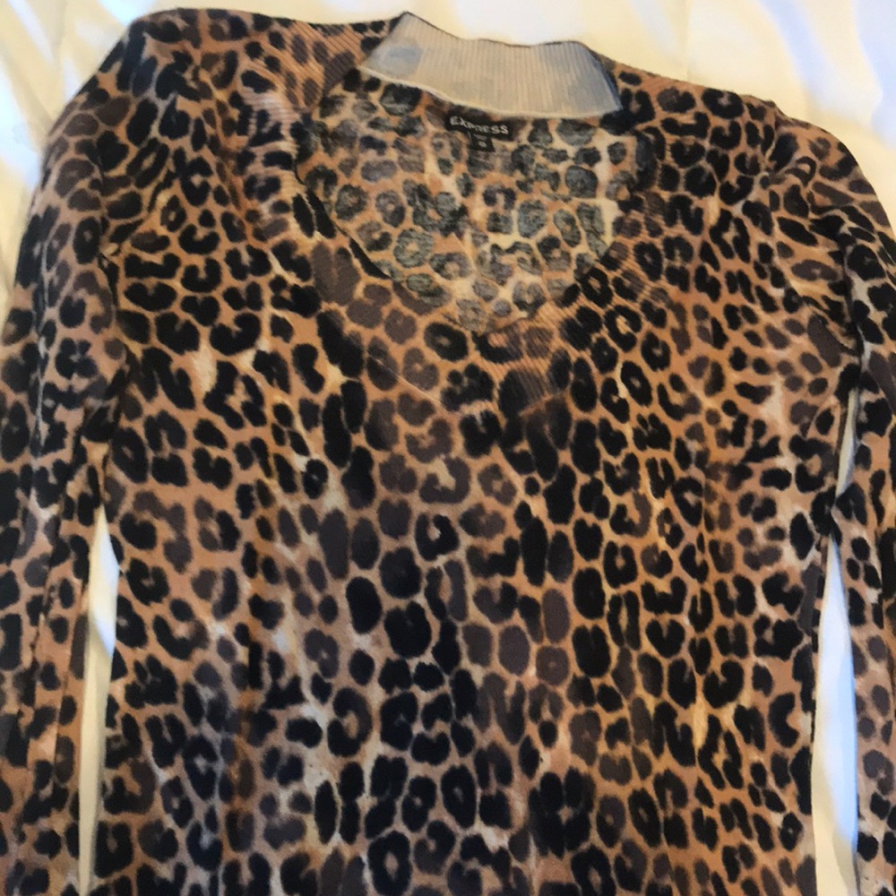 Leopard print EXPRESS long sleeve knit shirt